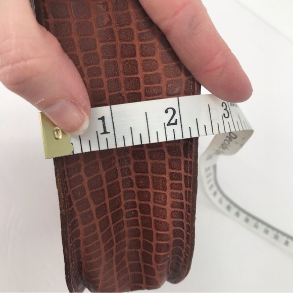 Leather Vintage Handbag with Modern Crossbody Chain - Picture 13 of 15